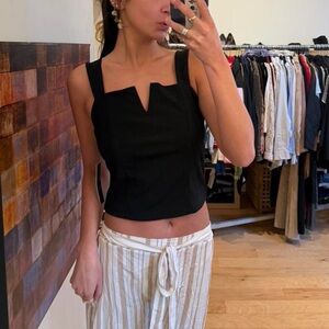 Moa Moa Black Square V-Notch Sleeveless Tank Top